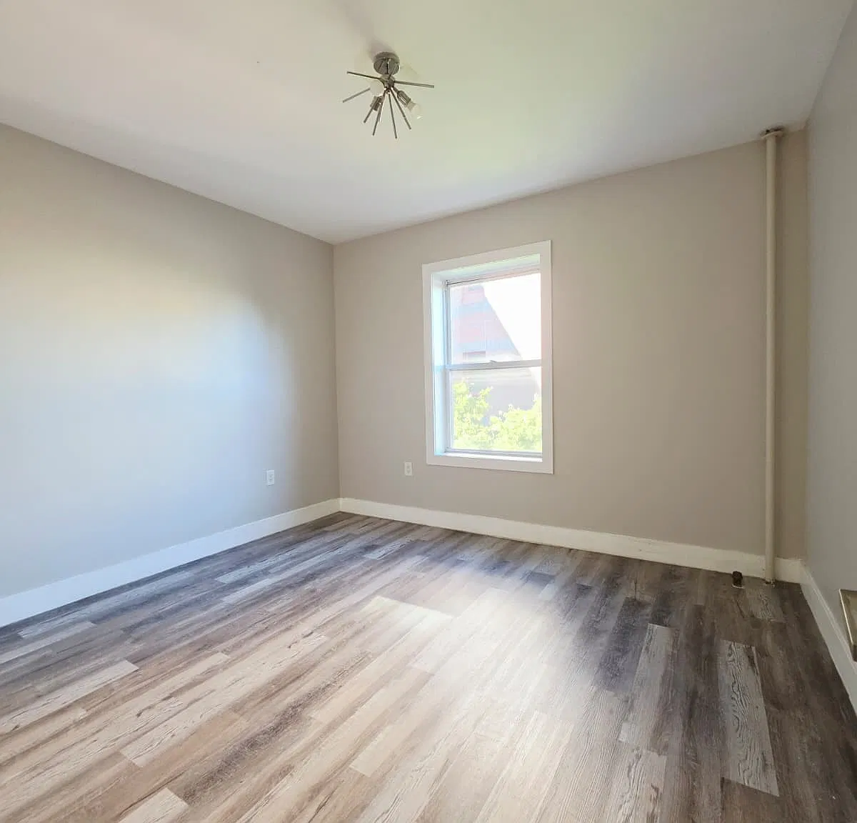 106 Belmont Ave — Photo 3