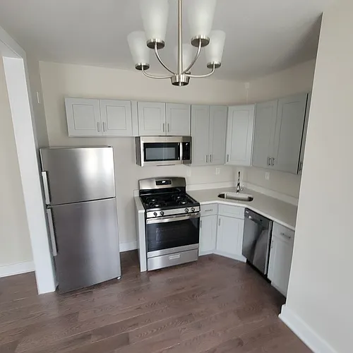 117 Sanford Pl Photo 1