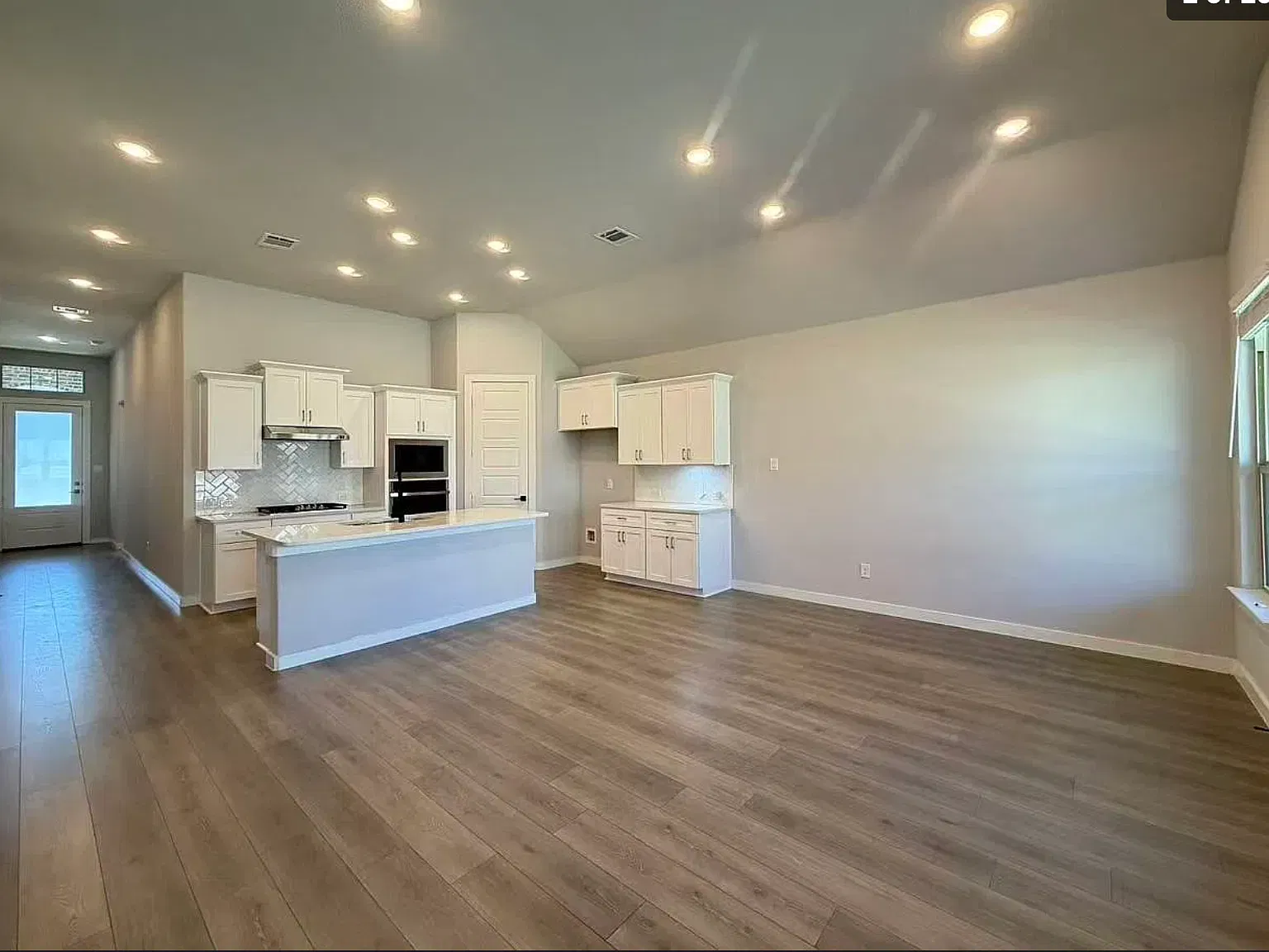 4 bed, 2040 sqft, $3,000 — Photo 4