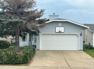 18915 73rd Ave NW, Edmonton, AB T5T5G8