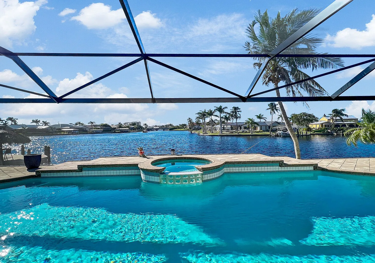 Rosegarden - Pool/Spa and perfect water view — Photo 1