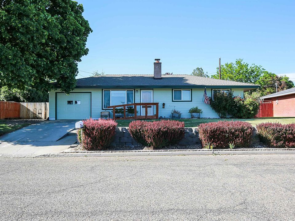 1st image of 240 Park Dr