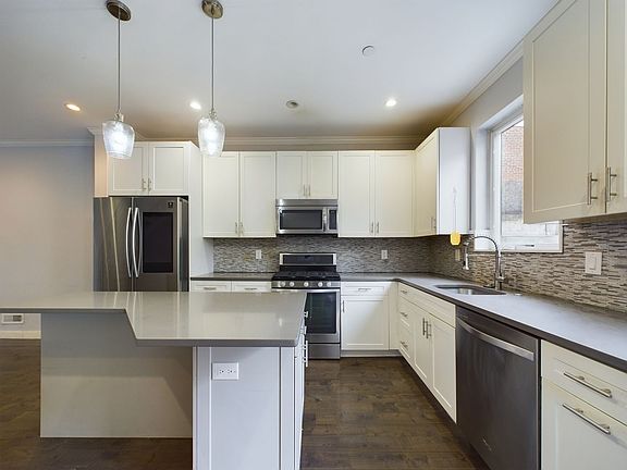 3rd image of 1303 Dorrance St