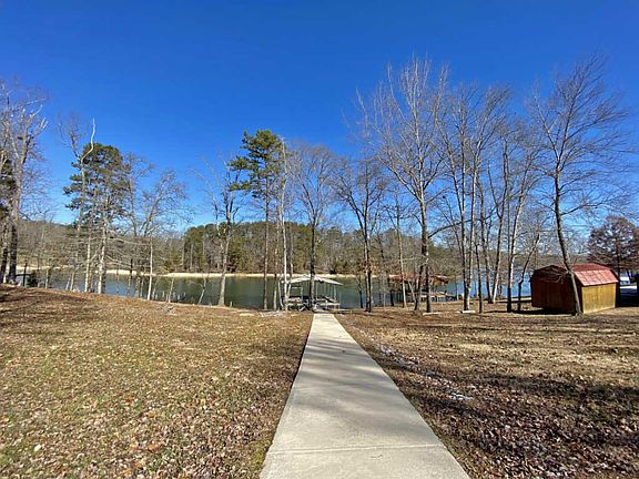 4th image of 221 Lake Forest Ln