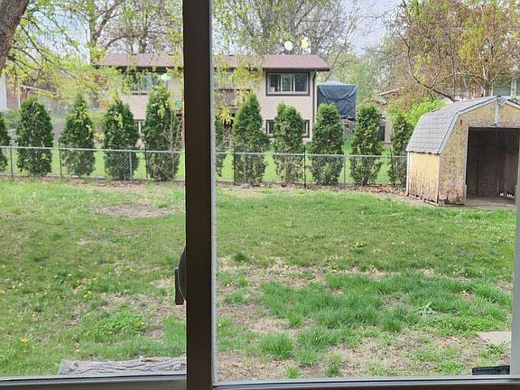 3rd image of 1440 Meadow Dale Dr
