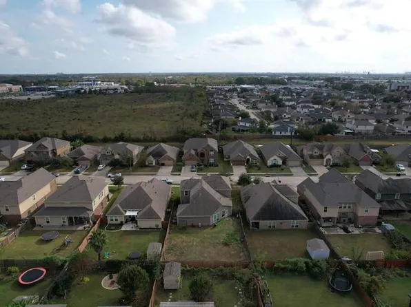 5419 Peppermint Ln, Baytown, TX 77521