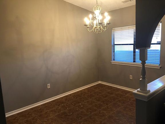 5th image of 301 Kings Row Dr