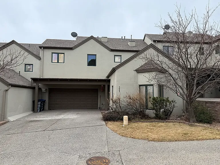 5065 Carriage House Dr — Photo 22