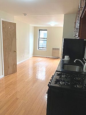 2nd image of 136 Orchard St APT 13