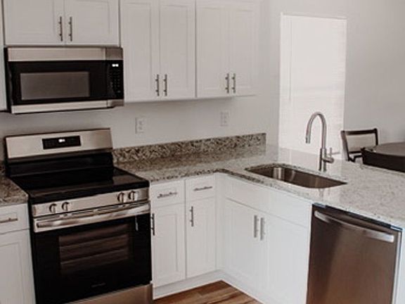 4th image of 704-706 Pennsylvania Ave NW #A