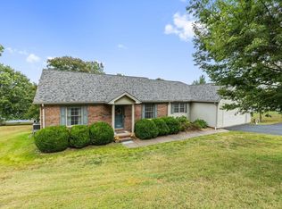720 University Cir, Madisonville, KY 42431