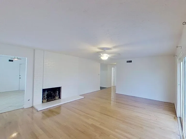 16402 Birdie Ln — Photo 5