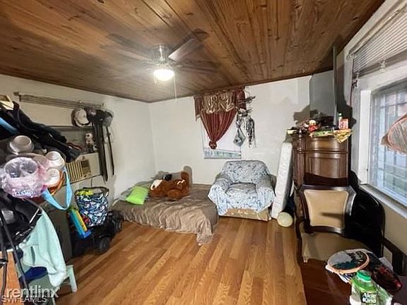 5th image of 10200 Illinois St