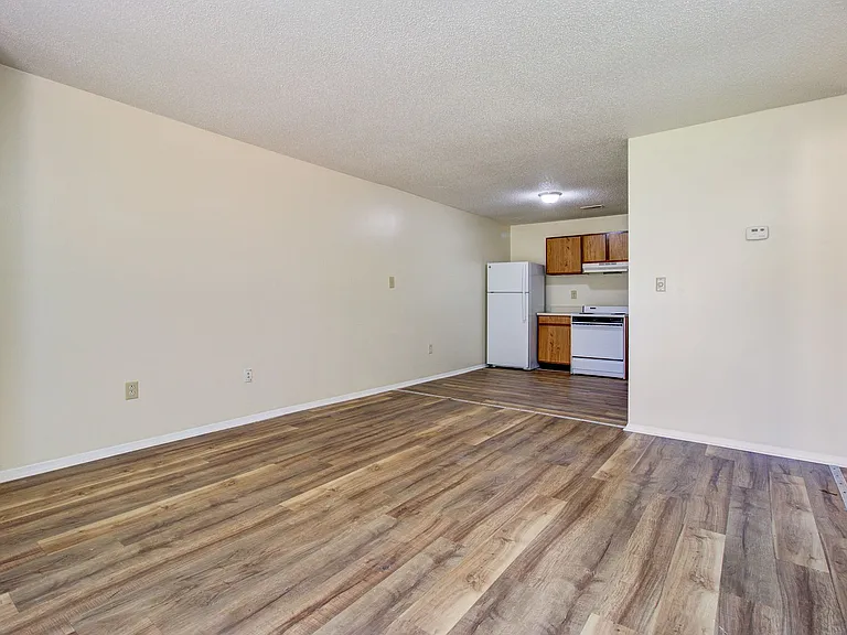 Lamplighter Apartments — Photo 20