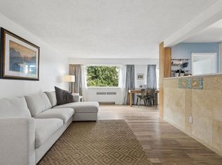 2494 Cornwall Ave #207, Vancouver, BC V6K1B8