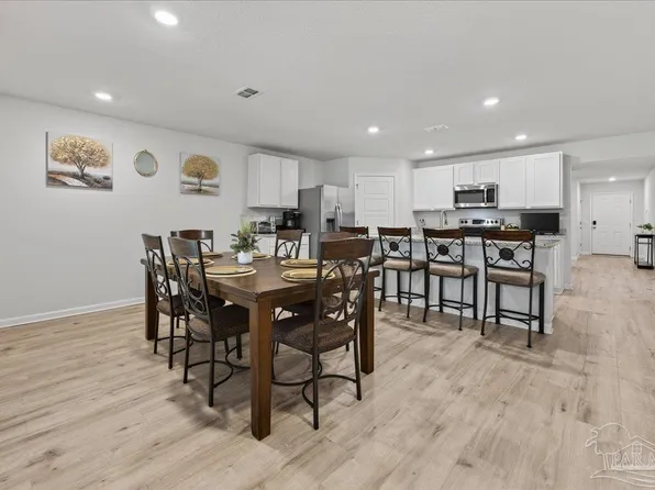 6320 Burrow Ln, Pensacola, FL 32526