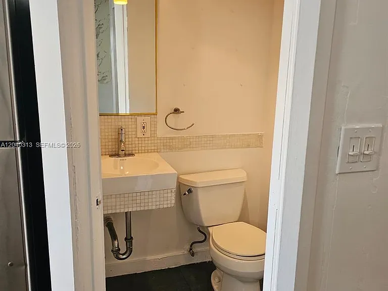 1614 Jefferson Ave #3 — Photo 9