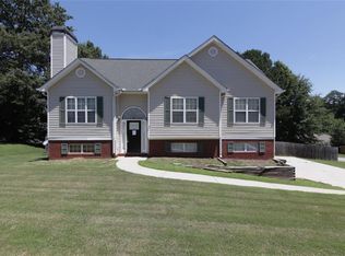 160 Pecan Ridge Dr, Fayetteville, GA 30215