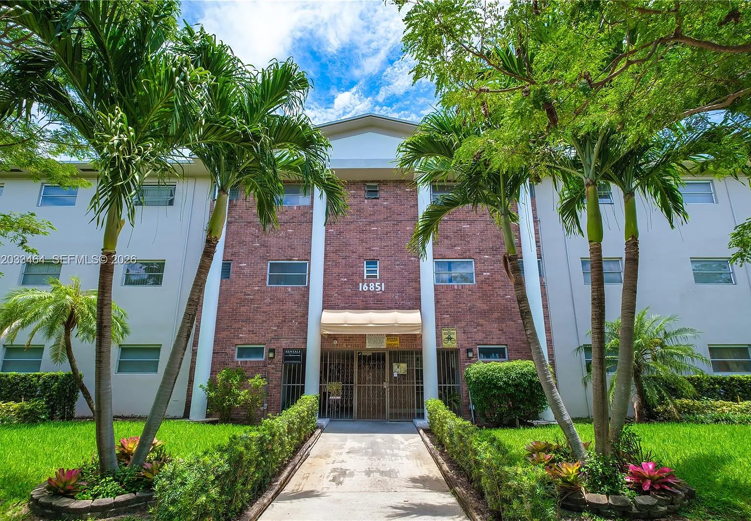 1 bed, 1.0 bath, $1,600 — Photo 1