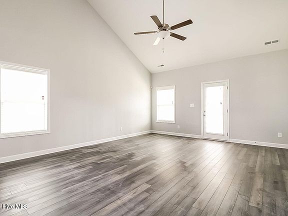 3rd image of 308 McKenzie Pl