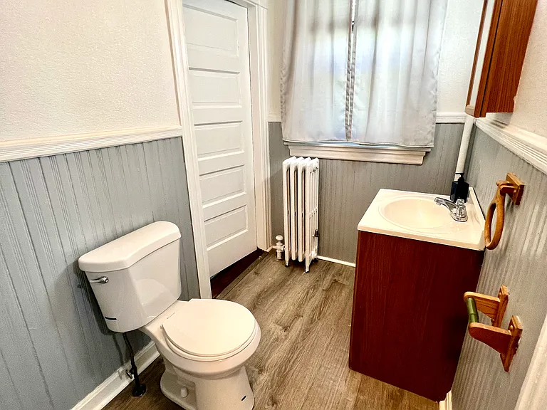 136 Church St #B — Photo 9