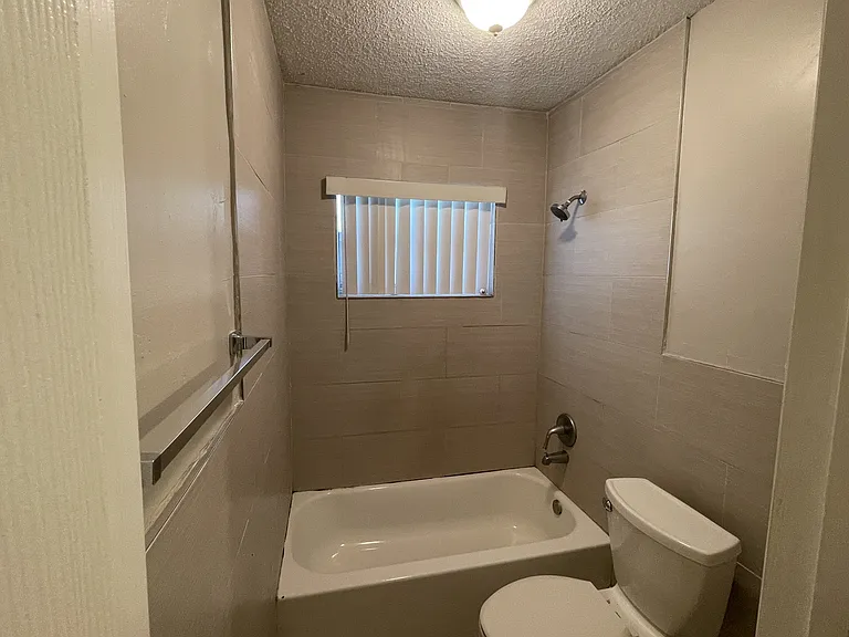 716 SW 16th Ave #2 — Photo 14