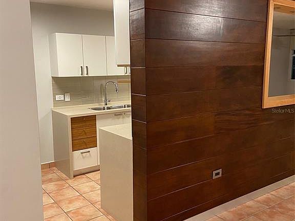 3rd image of 26 Carr #833