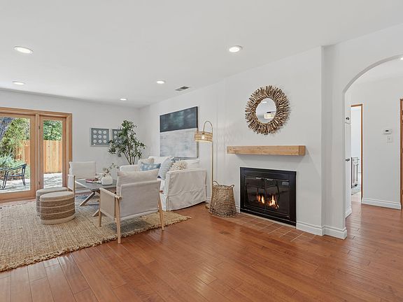4th image of 270 Lee Dr