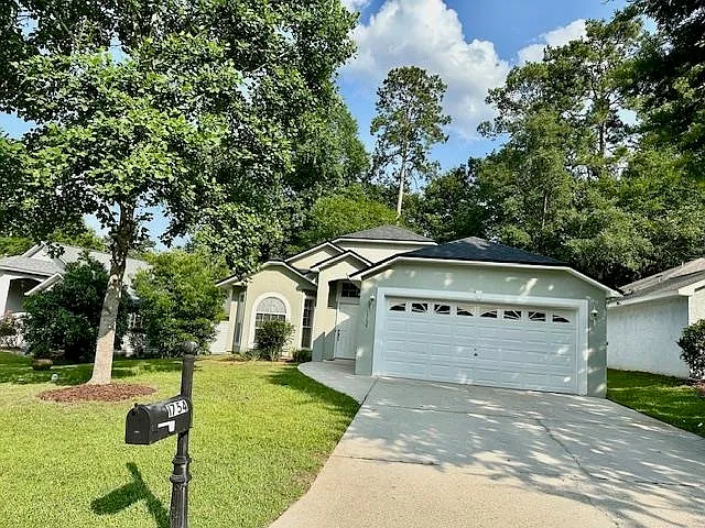 1754 Newman Ln — Photo 1
