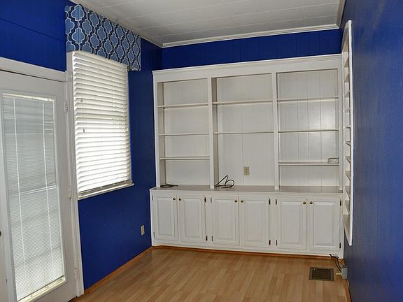 4th image of 712 Leslie Ave