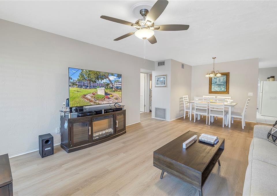 Clearview Oaks Paradise Sec 4300 58th St N Saint Petersburg, FL