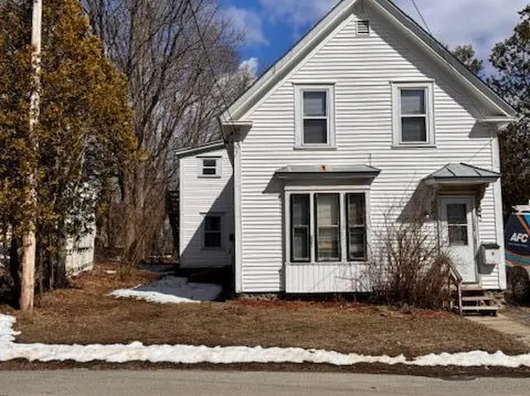 8 Center Street, Skowhegan, ME 04976