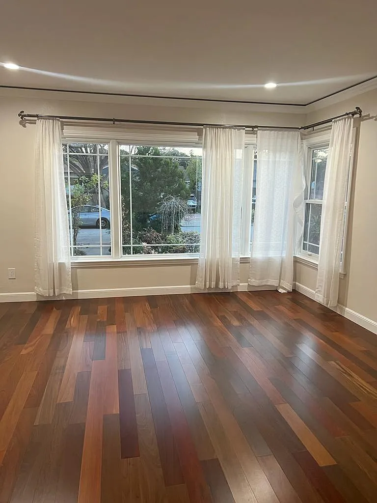 916 Azalea Ave — Photo 2