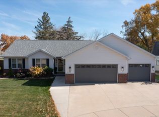 4708 N Devonshire Dr, Appleton, WI 54913