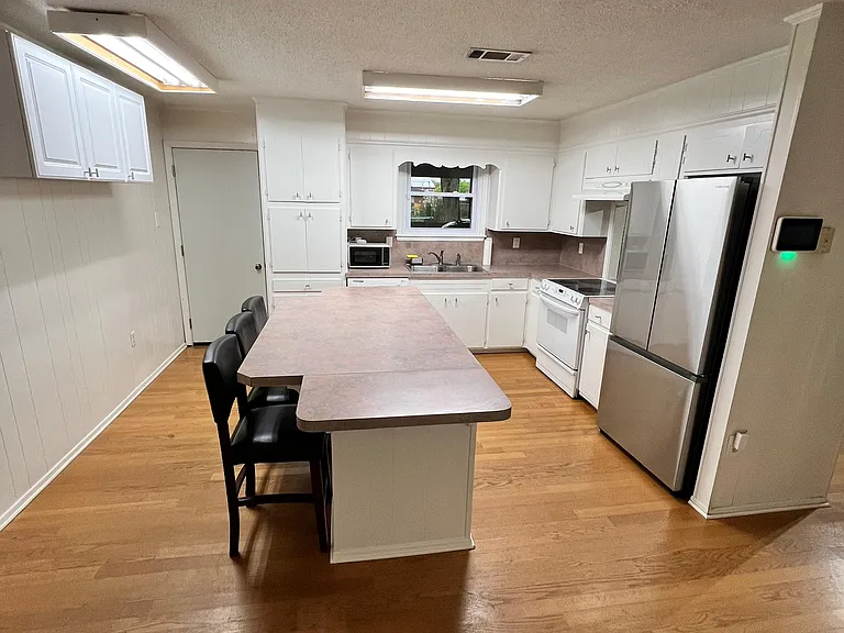9410 Vienna Ave — Photo 15