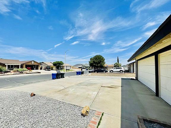 3rd image of 11641 Blue Spruce Way