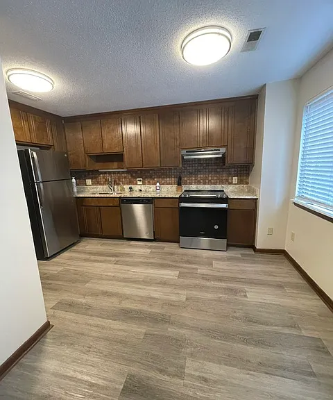 163 Windsor Castle Dr #B — Photo 2