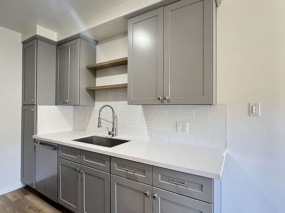 2nd image of 1322 & 1326 Amherst Ave #1322-6