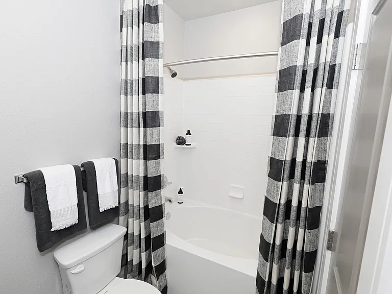 9123 Crescent Clover Dr — Photo 16