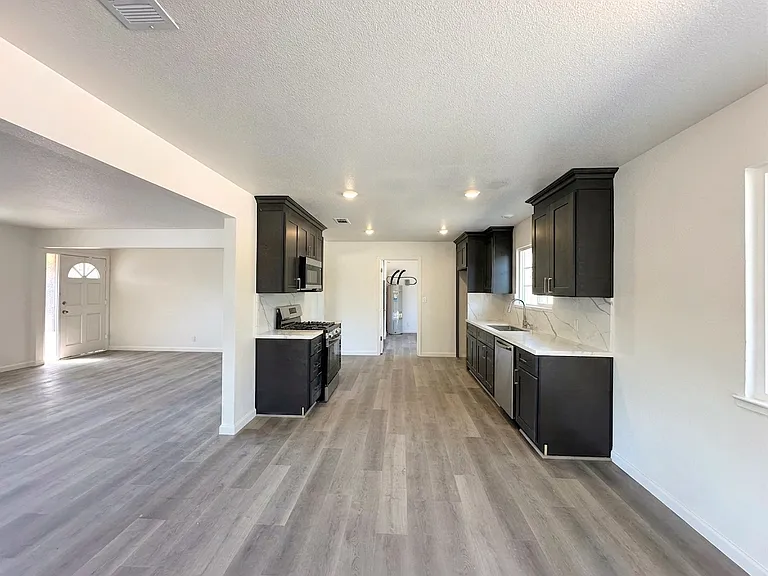 15050 Cottage Ave — Photo 5