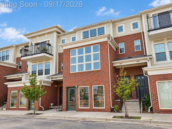 406 Legato Dr, Walled Lake, MI 48390