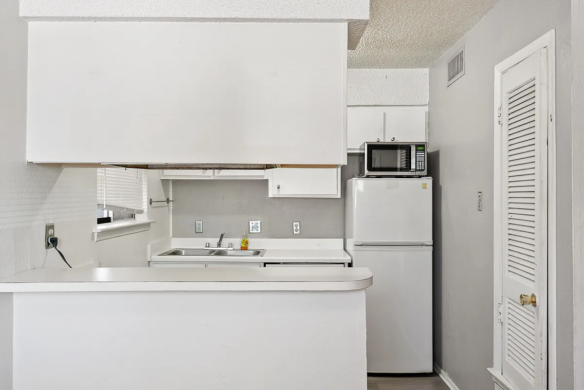 Building Photo - 515 Krebs Ln #107