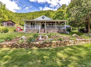288 Flat Branch Rd, Green Mountain, NC 28740