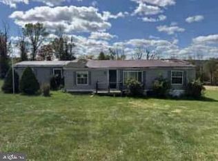 254 Town Hill Rd, Prompton, PA 18456