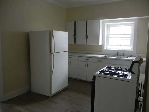 55 Arbutus St #3, Rochester, NY 14609