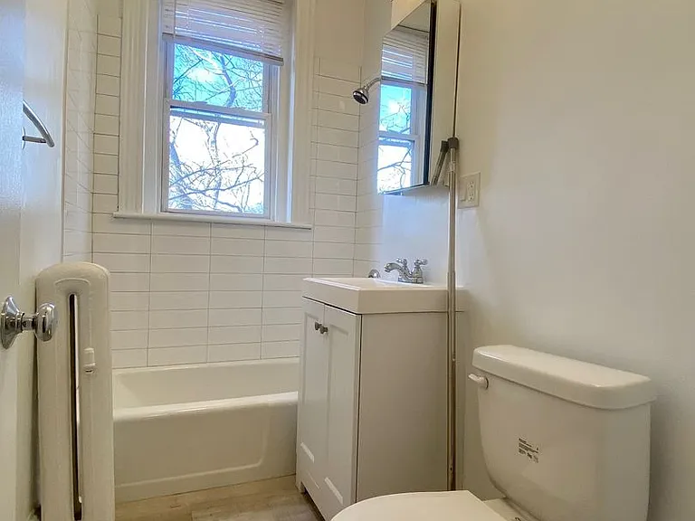 12 Camelot Ct #15R — Photo 24