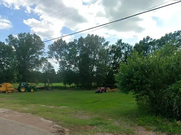 10 S 4th St, Crockett, TX 75835