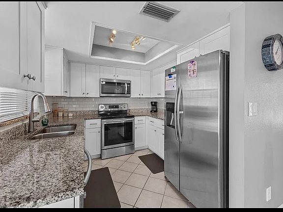 5th image of 1011 SE 13th Pl #1