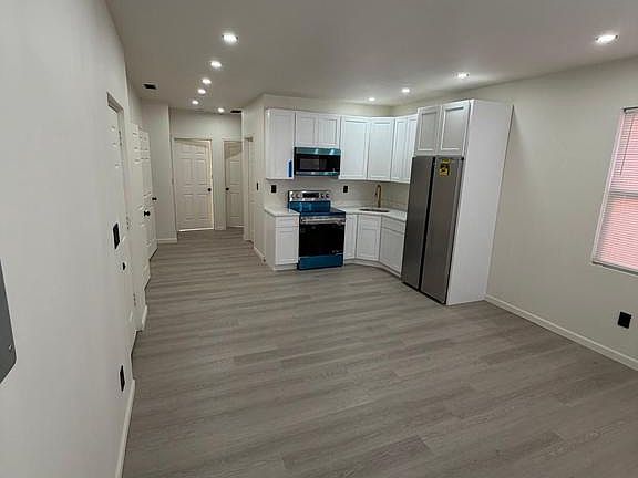 3rd image of 3720 Westfield Ave #D
