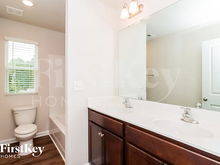 5440 Cobblestone Glen Dr — Photo 9